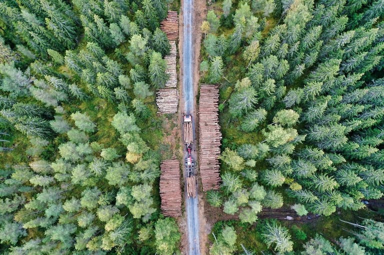 Связь между частным API и ведением журнала